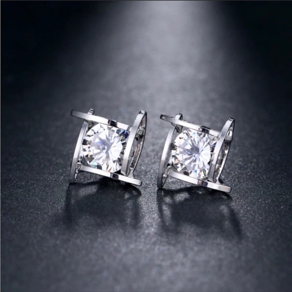 NEW 3D Silver Cage Simulated Diamond Stud Earrings Fashion Jewelry - Picture 3 of 6